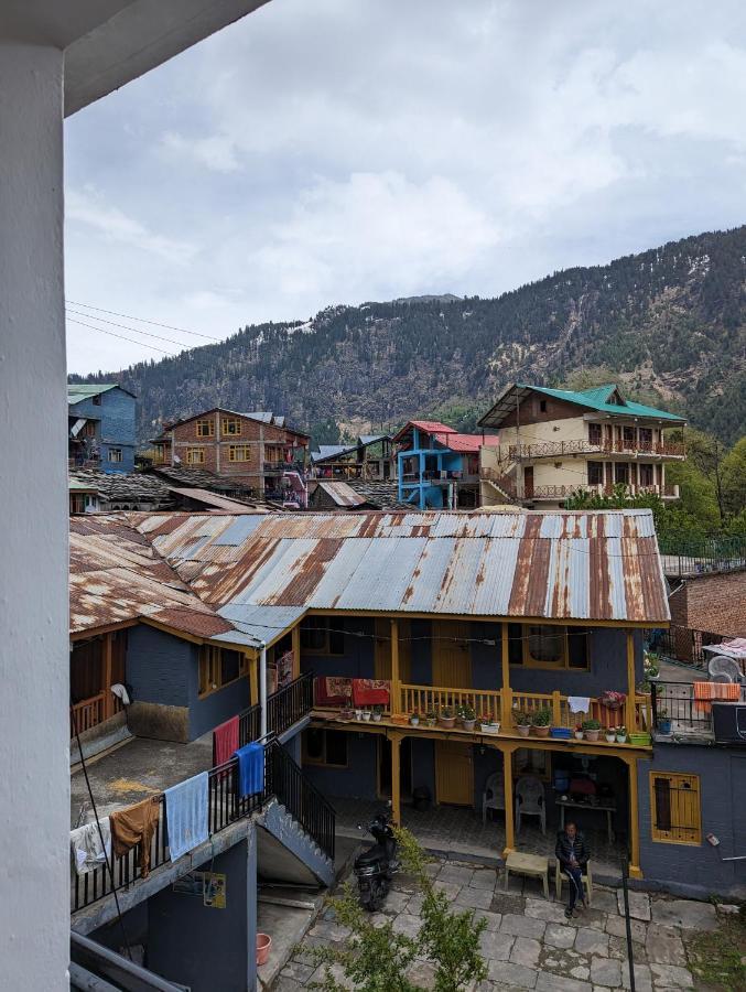 Krishna Guesthouse By Attic Monkey, Old Manali Next To Drifters Cafe Экстерьер фото